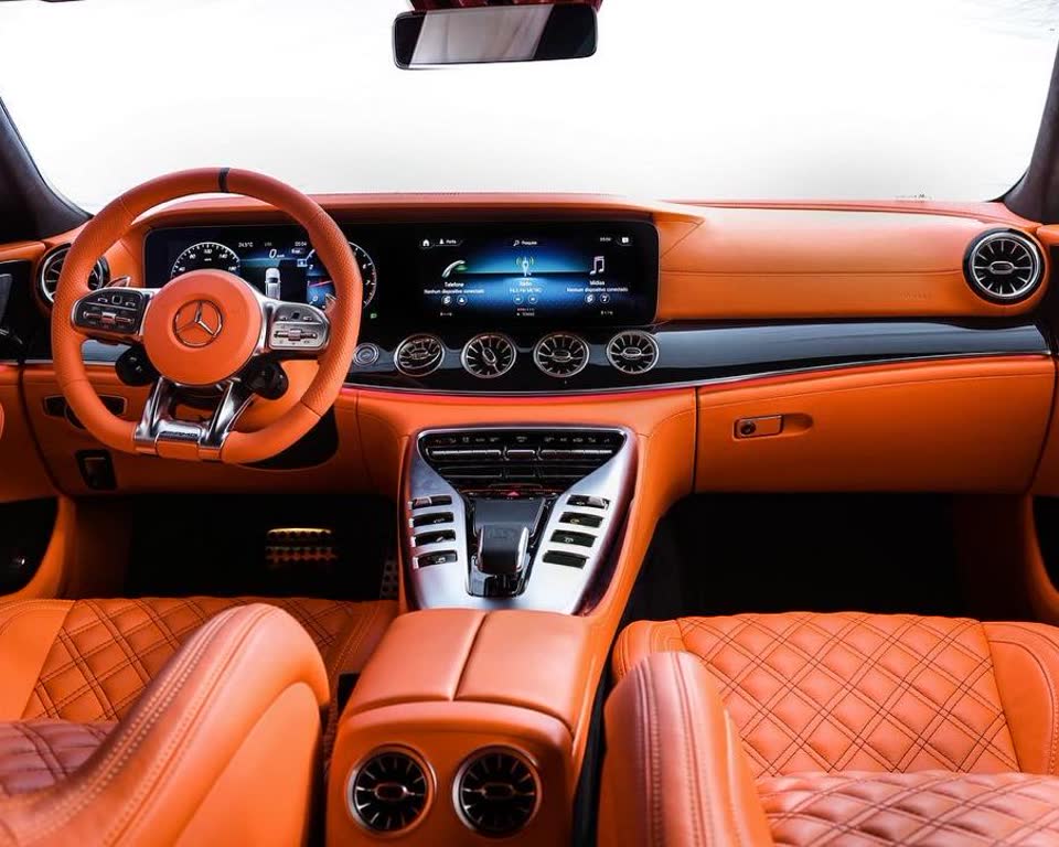 AMG GT · matelassê laranja