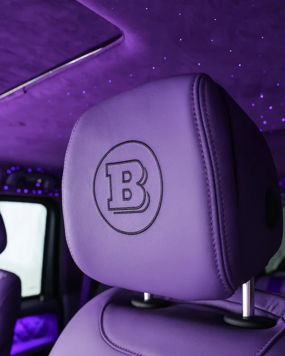 Mercedes-AMG G63 Brabus · Interior roxo · Teto estrelado