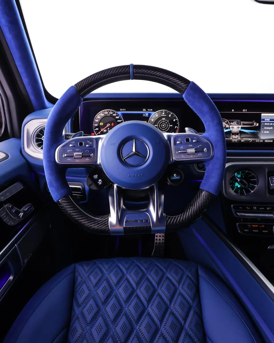 Mercedes-AMG G63 · Interior azul · Losango